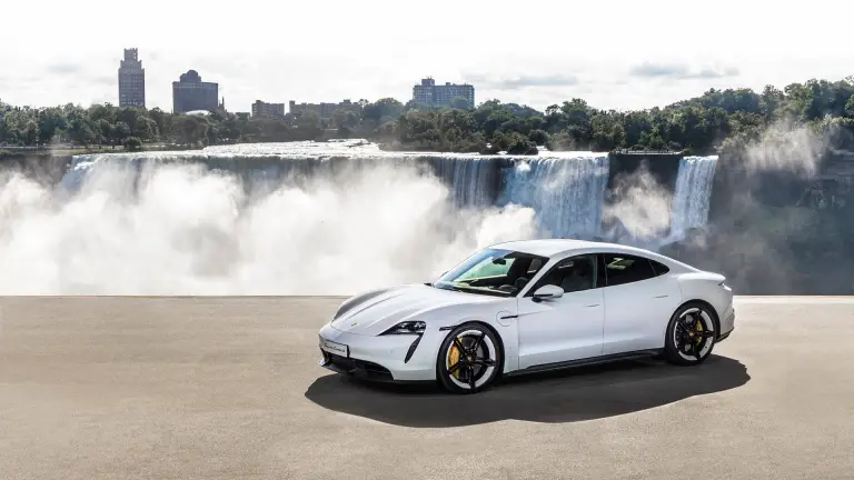 Porsche Taycan - 10
