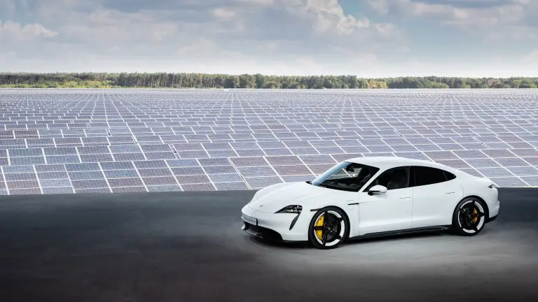 Porsche Taycan - 8