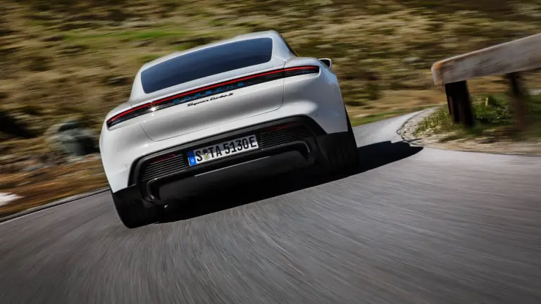 Porsche Taycan - 3