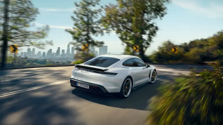 Porsche Taycan - 2