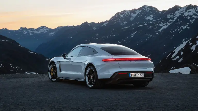 Porsche Taycan - 28