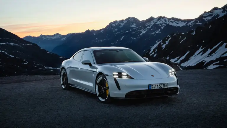 Porsche Taycan - 27
