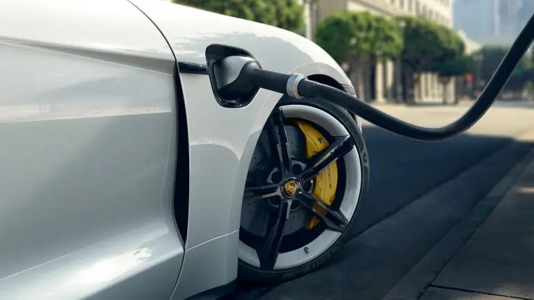 Porsche Taycan - 23