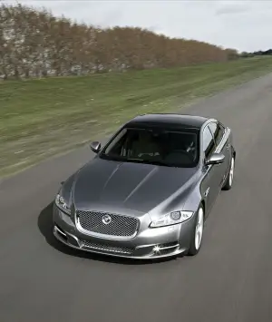 Presentazione Jaguar XJ