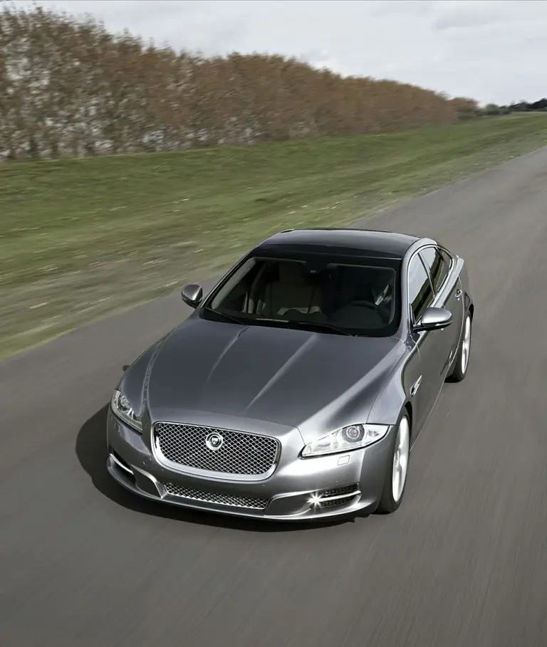 Presentazione Jaguar XJ - 15