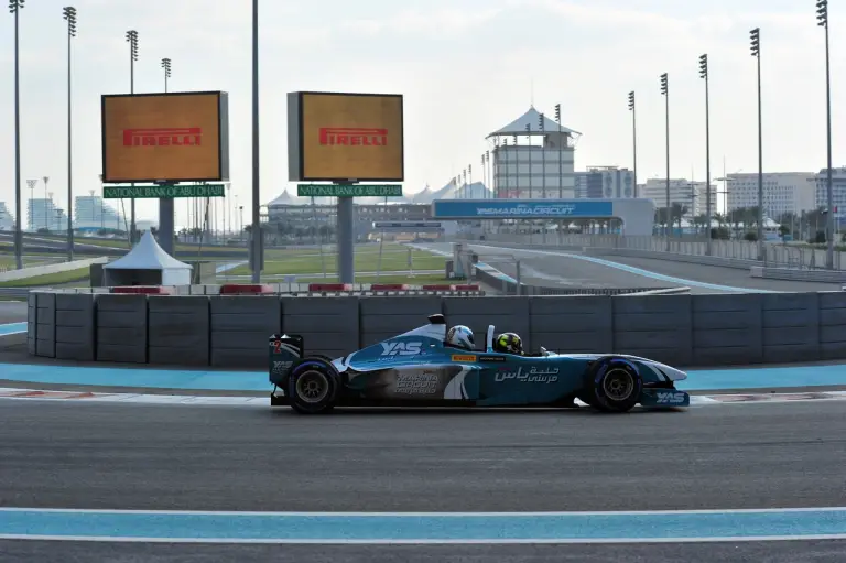 Presentazione Pirelli Pneumatici F1 2012 ad Abu Dhabi - gennaio 2012 - 20