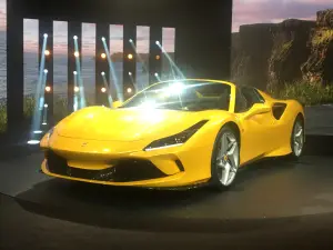 Presentazione Ferrari V8 Spider - Universo Ferrari