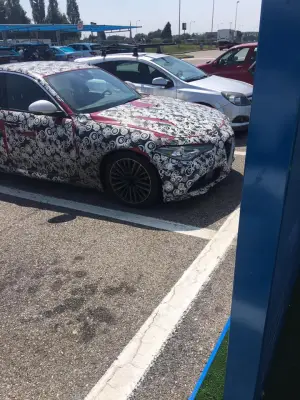 Prototipo Alfa Romeo Giulia - Foto spia 02-08-2017