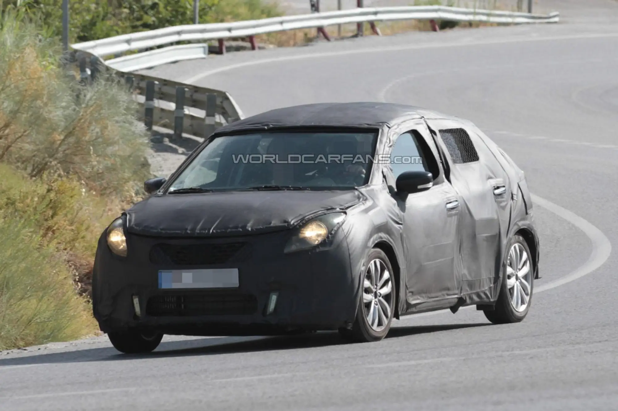 Prototipo Suzuki 5 porte - foto spia (settembre 2014) - 1