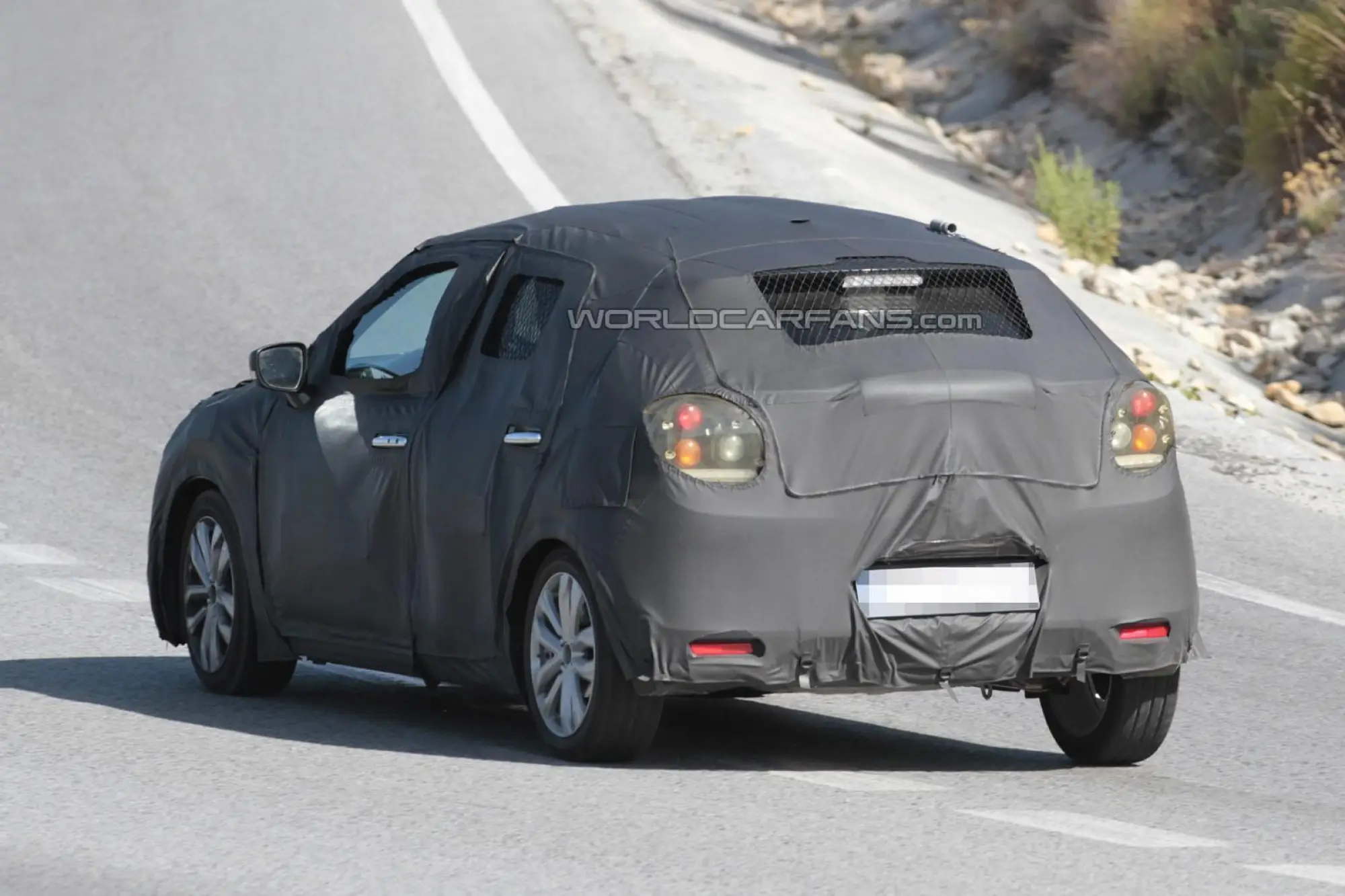 Prototipo Suzuki 5 porte - foto spia (settembre 2014) - 3