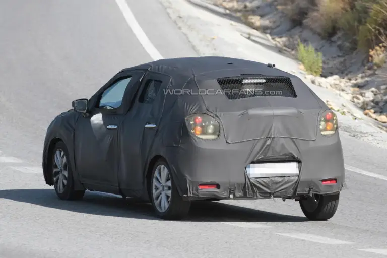 Prototipo Suzuki 5 porte - foto spia (settembre 2014) - 3