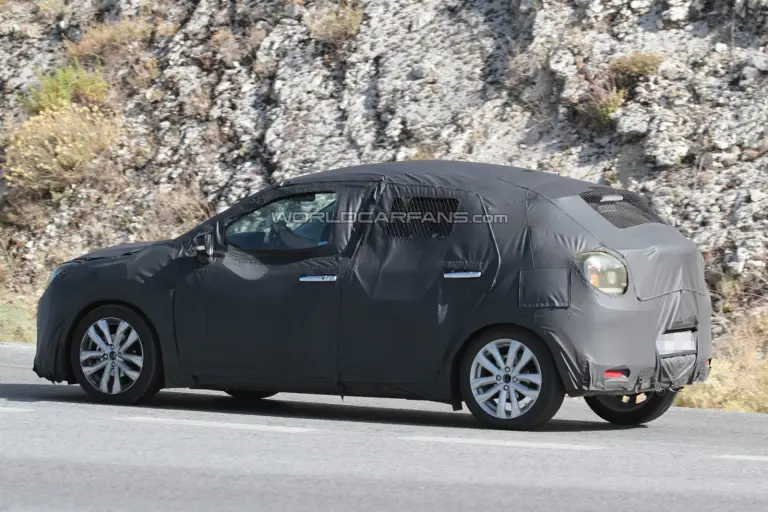 Prototipo Suzuki 5 porte - foto spia (settembre 2014) - 7