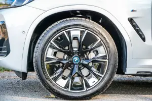 Prova BMW iX3 2022