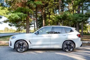 Prova BMW iX3 2022