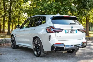 Prova BMW iX3 2022