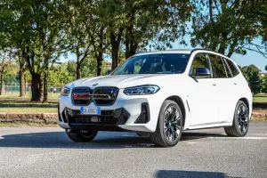 Prova BMW iX3 2022