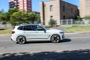 Prova BMW iX3 2022