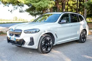 Prova BMW iX3 2022