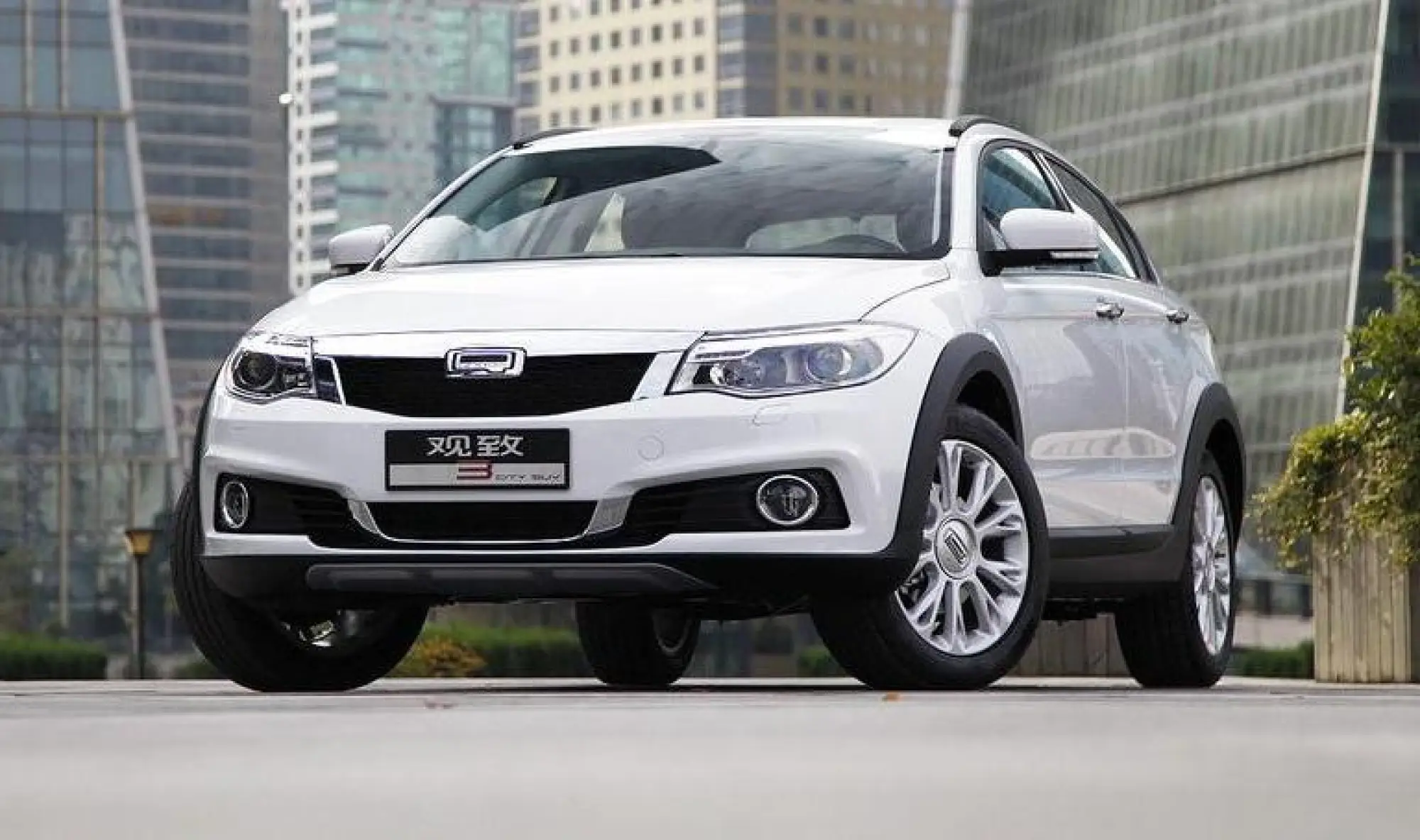 Qoros 3 City SUV 2014 - 1