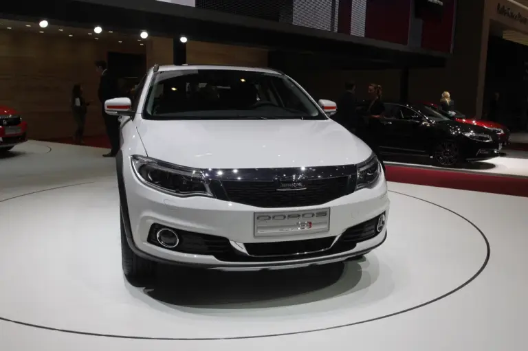 Qoros 3 City SUV - Salone di Ginevra 2015 - 1