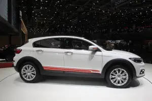 Qoros 3 City SUV - Salone di Ginevra 2015 - 2