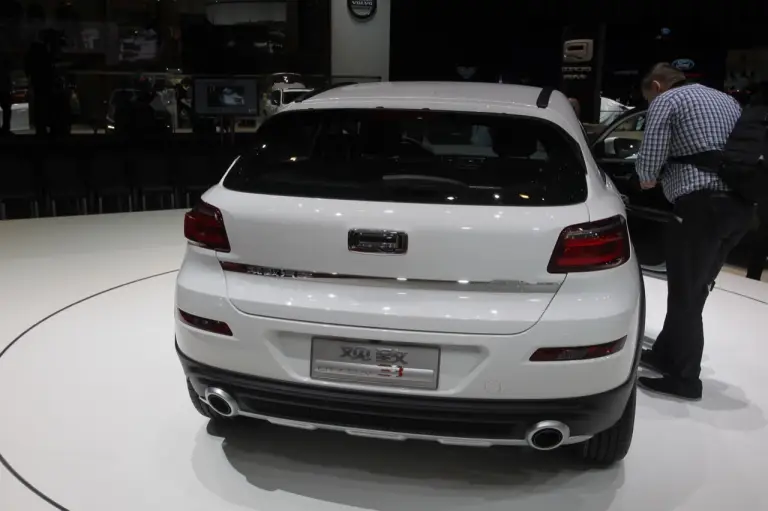 Qoros 3 City SUV - Salone di Ginevra 2015 - 4