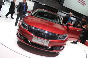 Qoros 3 hatch e sedan - Salone di Ginevra 2014