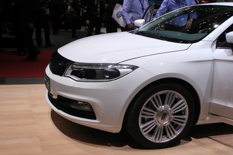 Qoros 3 hatch e sedan - Salone di Ginevra 2014 - 5