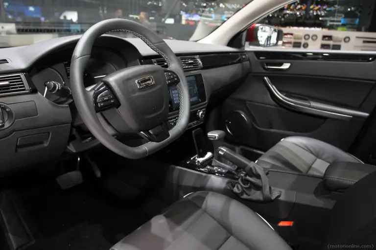 Qoros 3 - Salone di Ginevra 2014 - 4