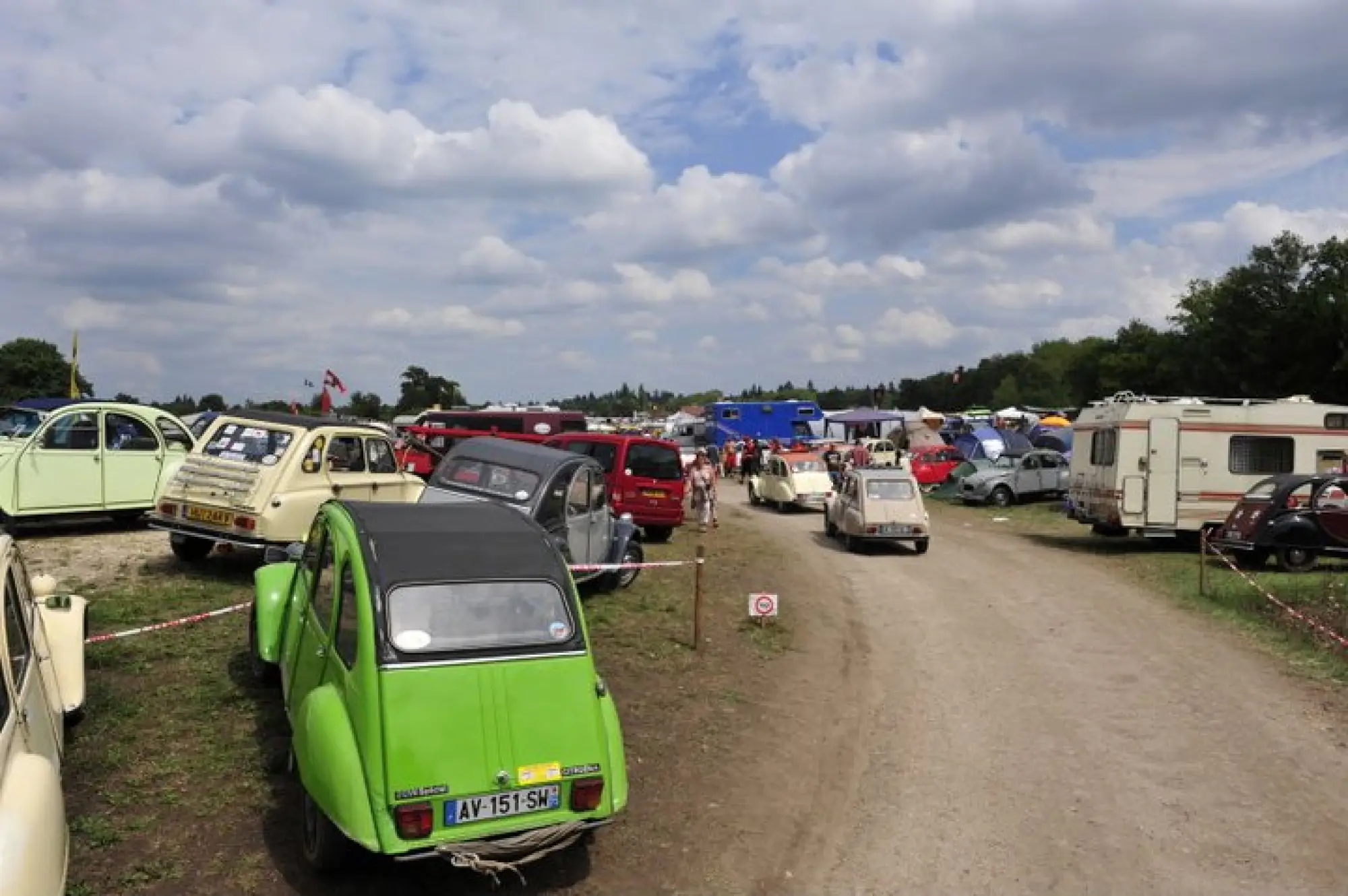 Raduno Mondiale CItroen 2CV - 1