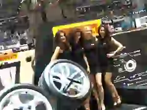 Ragazze e standiste - Salone di Ginevra 2016