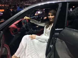 Ragazze e standiste - Salone di Ginevra 2016