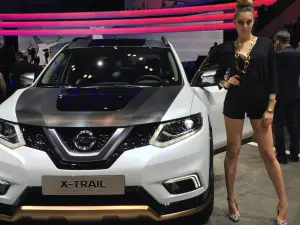 Ragazze e standiste - Salone di Ginevra 2016