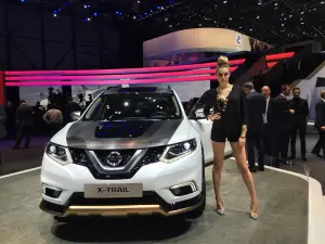 Ragazze e standiste - Salone di Ginevra 2016