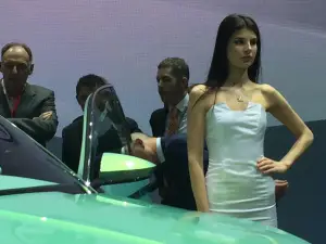 Ragazze e standiste - Salone di Ginevra 2016