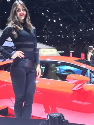 Ragazze e standiste - Salone di Ginevra 2016