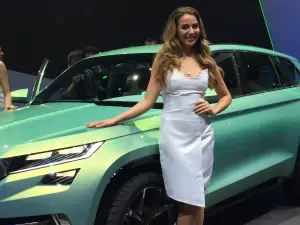 Ragazze e standiste - Salone di Ginevra 2016