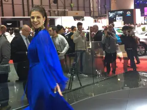 Ragazze e standiste - Salone di Ginevra 2016
