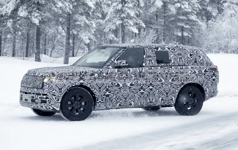 Range Rover 2022 - Foto spia 24-02-2020 - 32
