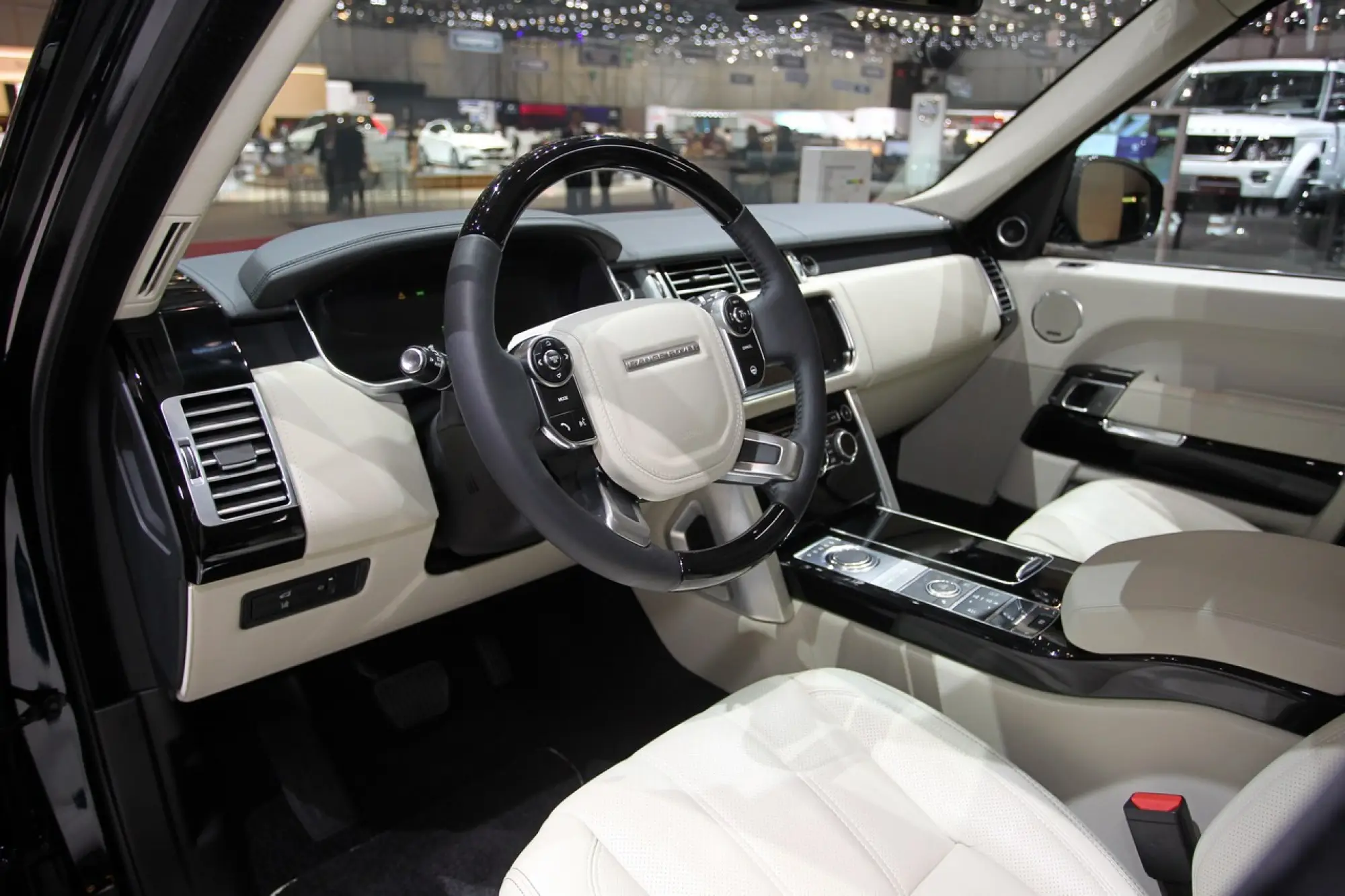 Range Rover Autobiography - Salone di Ginevra 2014 - 7