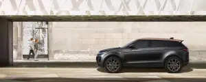 Range Rover Evoque Bronze Collection e P300 HST