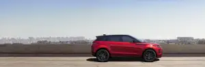 Range Rover Evoque Bronze Collection e P300 HST