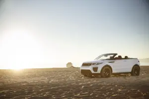 Range Rover Evoque Cabrio e Naomie Harris