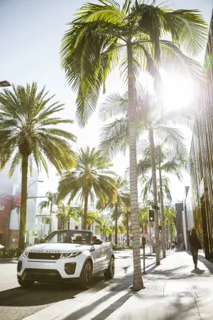 Range Rover Evoque Cabrio e Naomie Harris