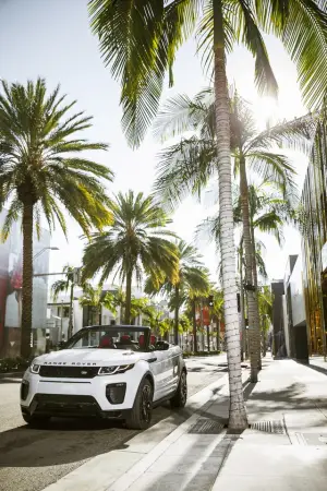 Range Rover Evoque Cabrio e Naomie Harris