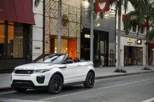 Range Rover Evoque Cabrio e Naomie Harris