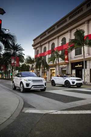 Range Rover Evoque Cabrio e Naomie Harris