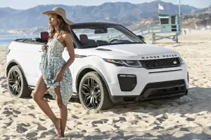 Range Rover Evoque Cabrio e Naomie Harris