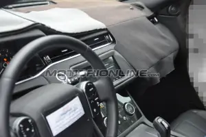 Range Rover Evoque foto spia 22 giugno 2018 - 1