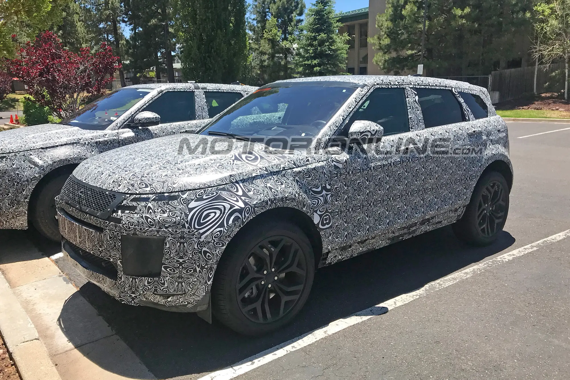 Range Rover Evoque foto spia 22 giugno 2018 - 6